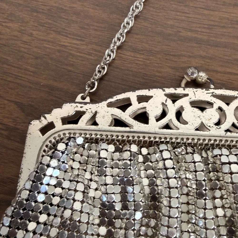 Whiting & Davis Silver Frame Metal Mesh Bag Purse Art Deco Chain Strap Kiss Lock